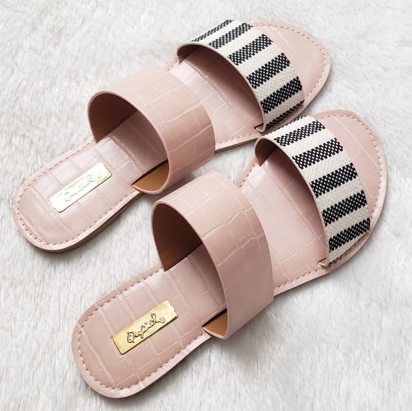 Vegan Leather Double Strap Sandals *NEW w/box* - Picture 5 of 7